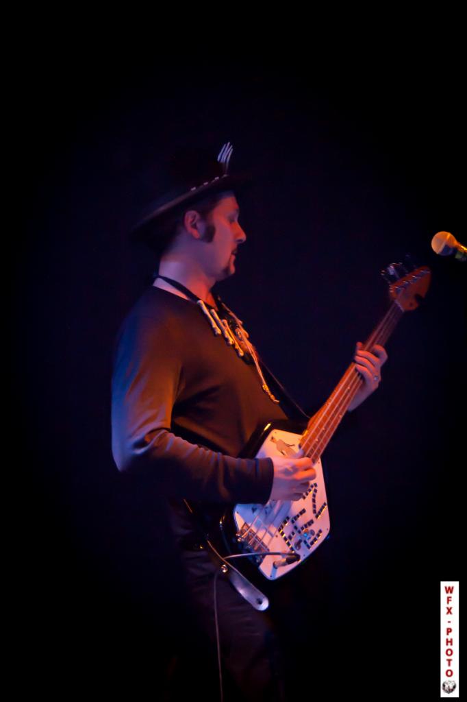 THE FUZZTONES + CREATURES OF KONTRAST le 17.04.2012-17